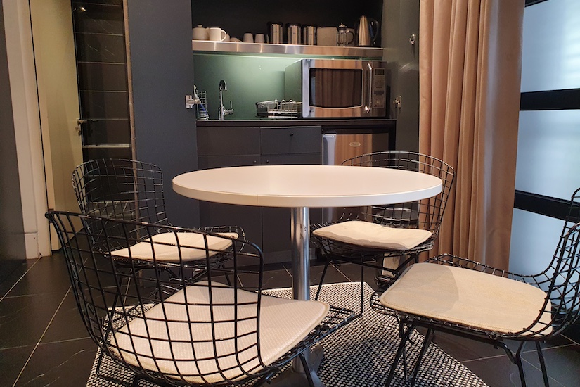 Vos Lane Apt. - dining & kitchenette